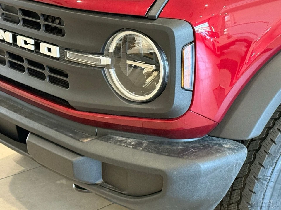 2026 Ford Bronco 6th Gen - Image 11 of 12