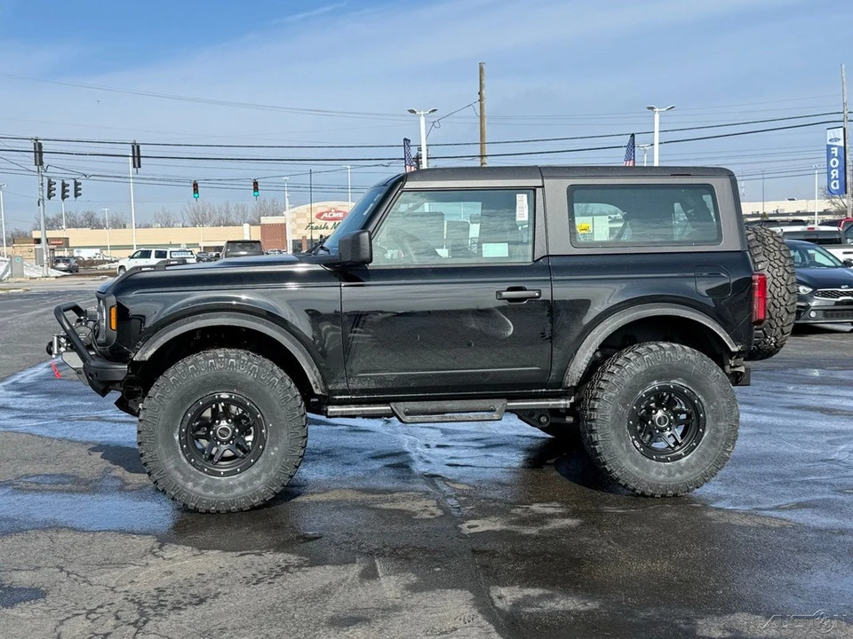 2026 Ford Bronco 6th Gen - Image 2 of 12