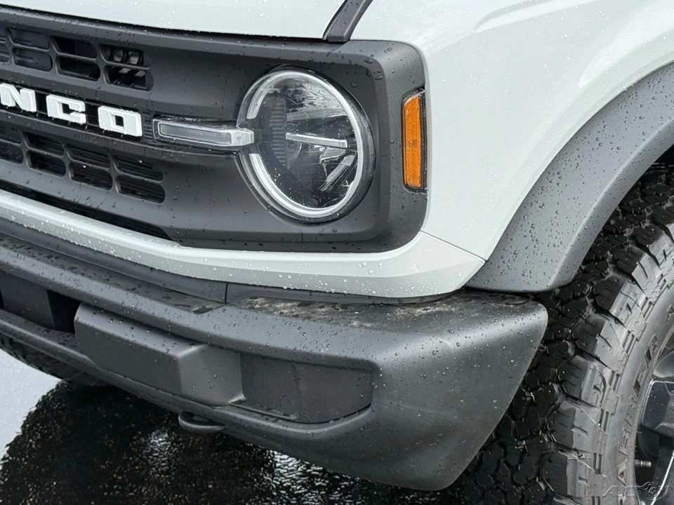 2026 Ford Bronco 6th Gen - Image 11 of 12