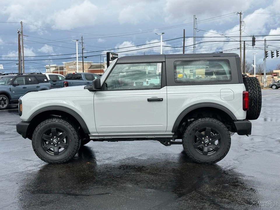 2026 Ford Bronco 6th Gen - Image 2 of 12