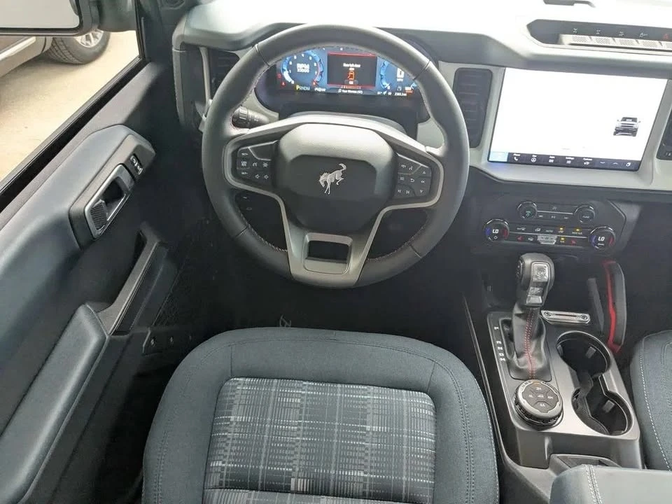 2026 Ford Bronco 6th Gen - Image 16 of 20