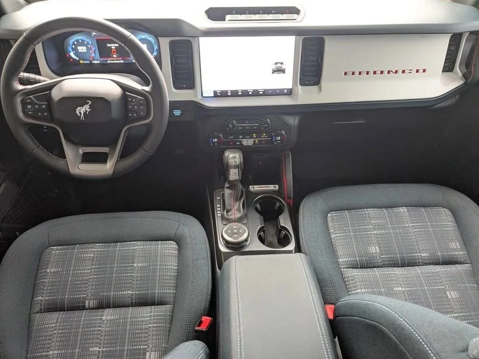 2026 Ford Bronco 6th Gen - Image 15 of 20