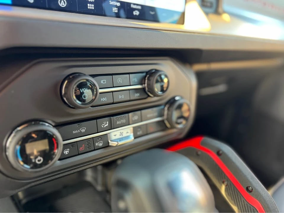 2026 Ford Bronco 6th Gen - Image 11 of 15
