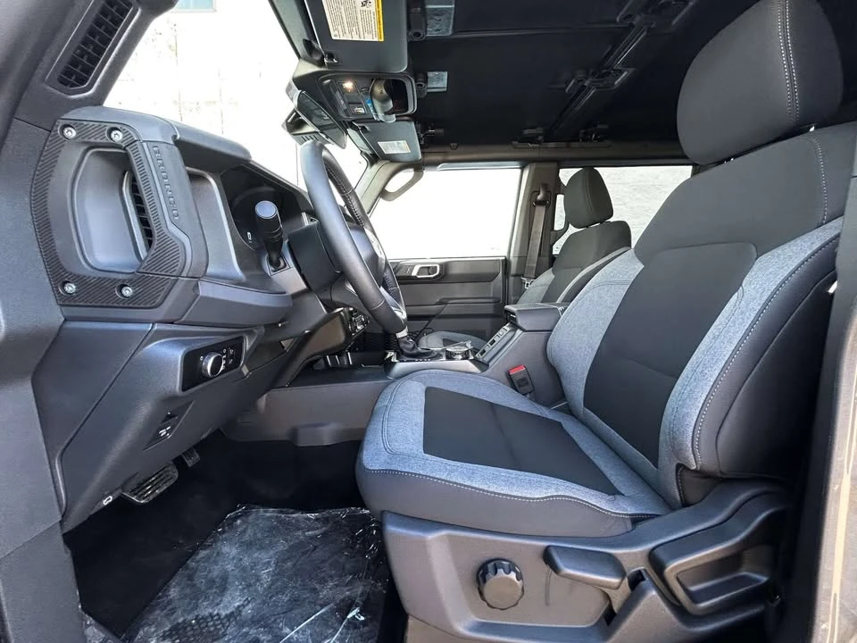 2026 Ford Bronco 6th Gen - Image 14 of 19