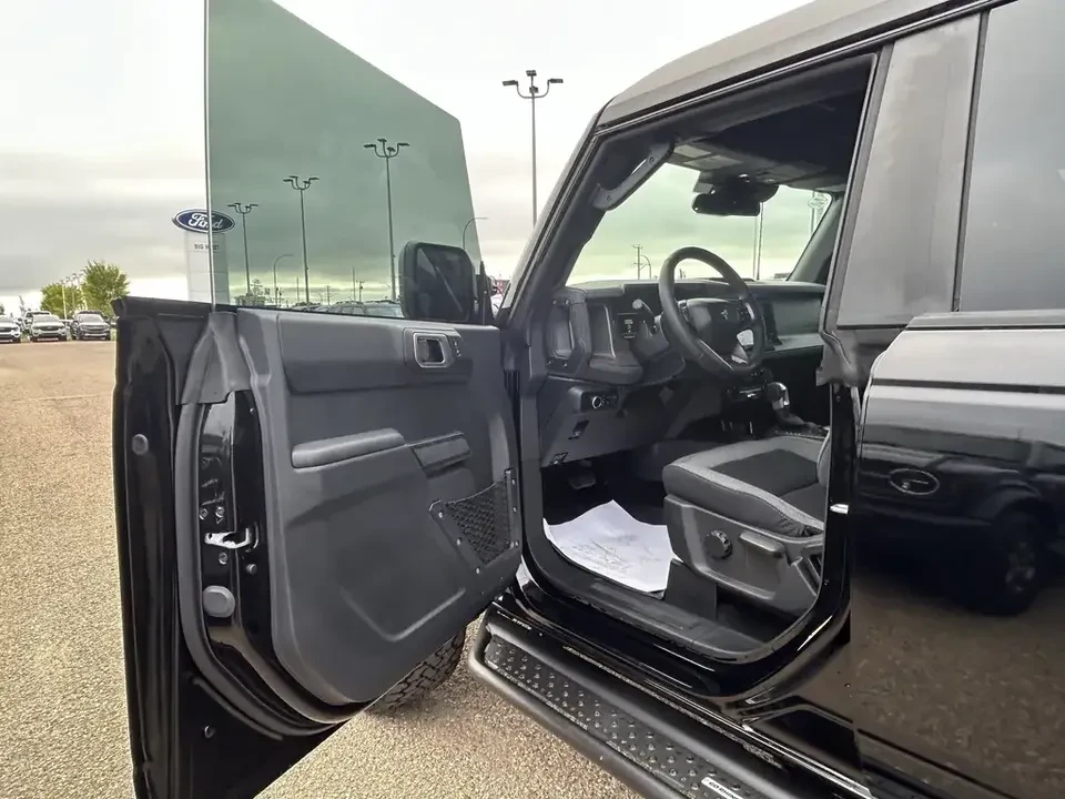 2026 Ford Bronco 6th Gen - Image 14 of 16