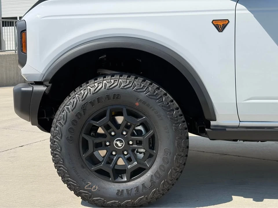 2026 Ford Bronco 6th Gen - Image 11 of 15