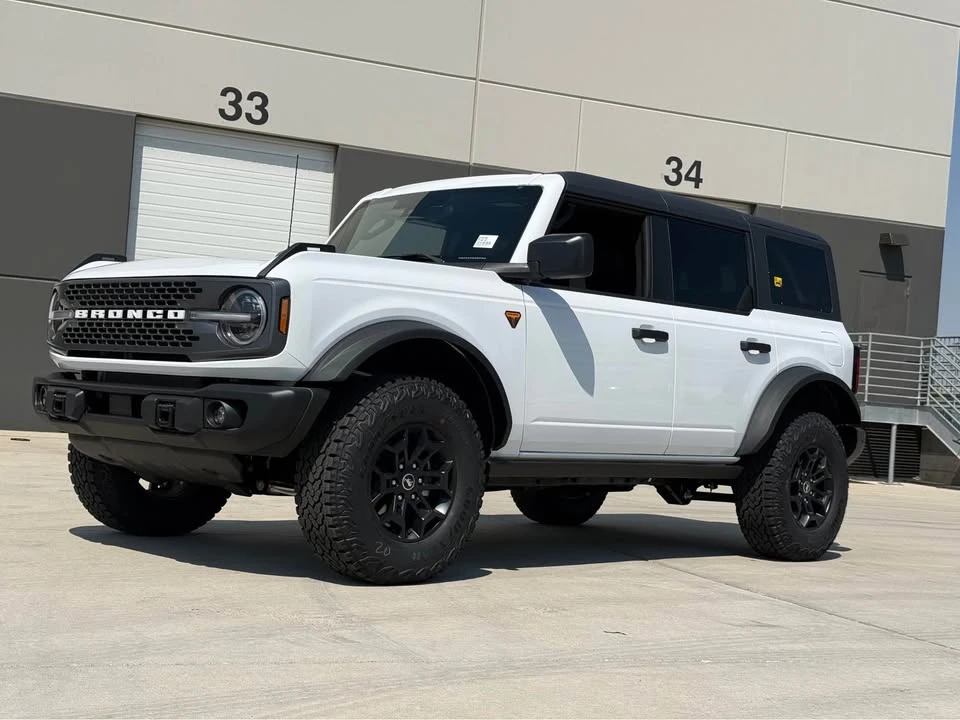 2026 Ford Bronco 6th Gen - Image 2 of 15