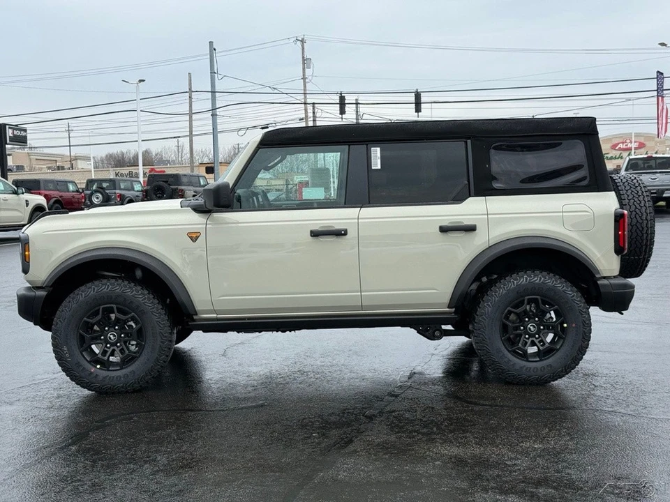 2026 Ford Bronco 6th Gen - Image 2 of 24