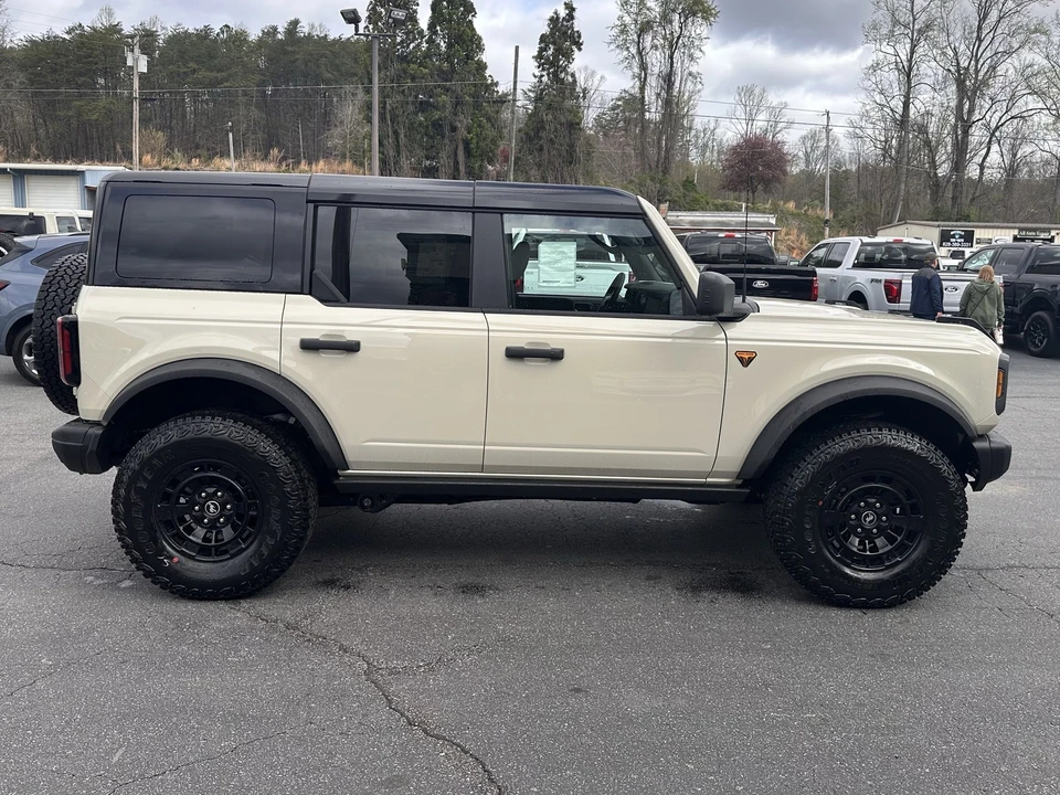 2026 Ford Bronco 6th Gen - Image 8 of 21