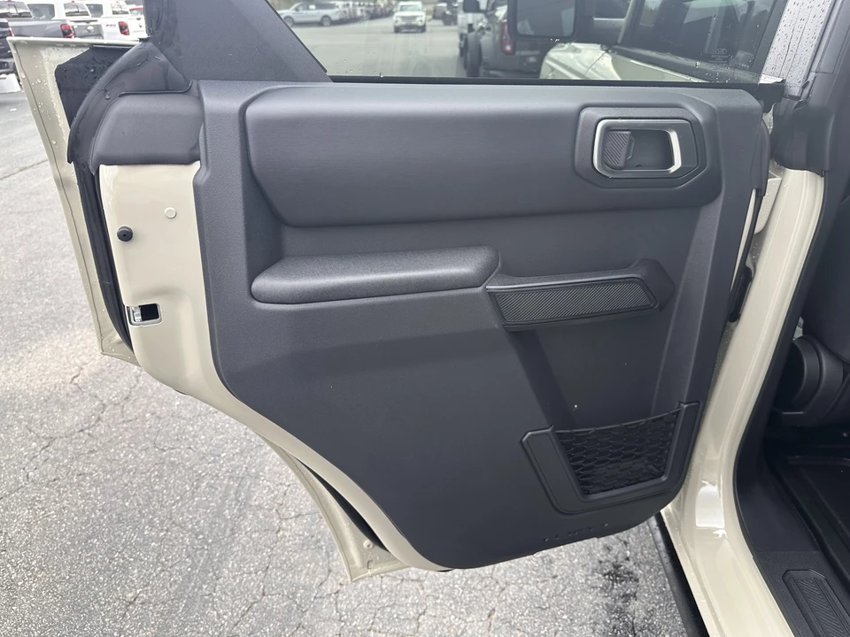 2026 Ford Bronco 6th Gen - Image 12 of 31
