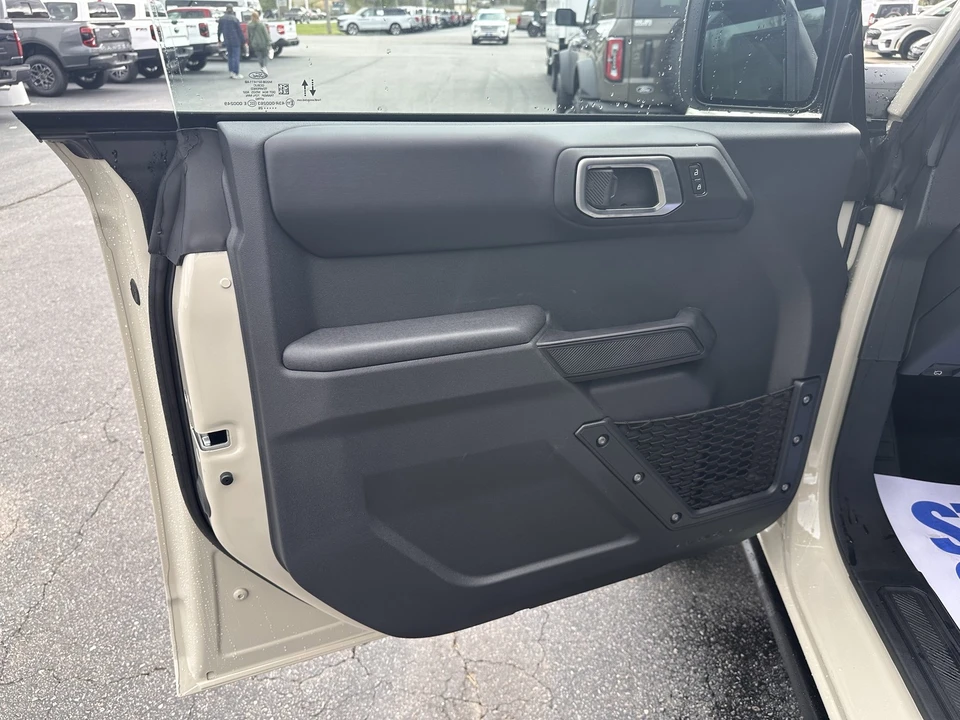 2026 Ford Bronco 6th Gen - Image 11 of 21