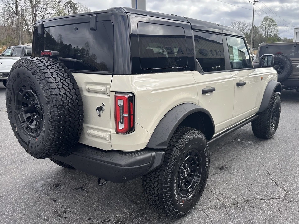 2026 Ford Bronco 6th Gen - Image 9 of 31