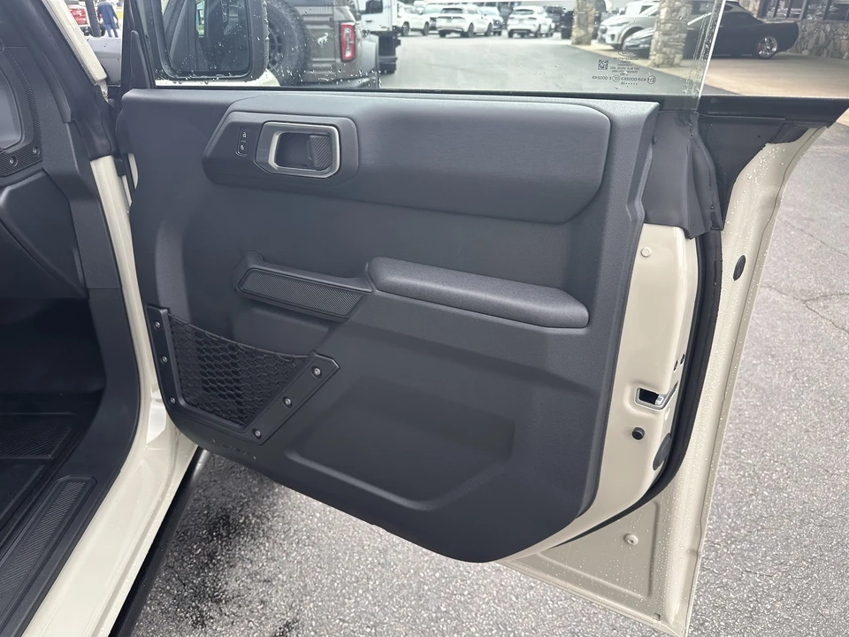 2026 Ford Bronco 6th Gen - Image 15 of 21