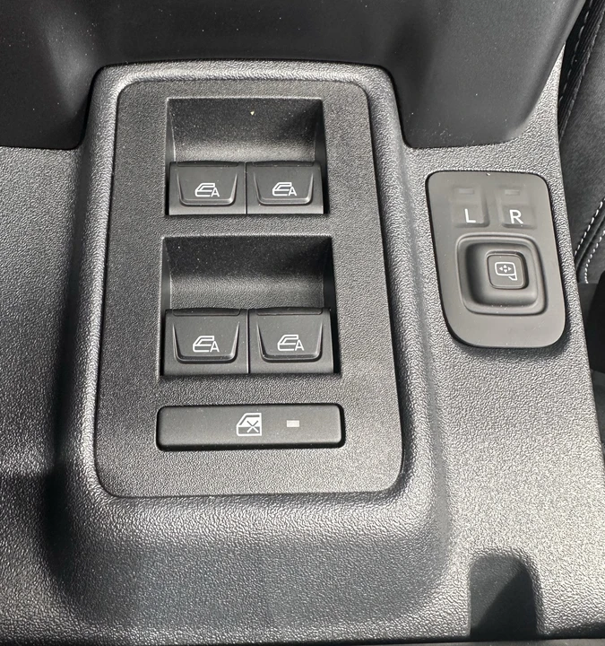 2026 Ford Bronco 6th Gen - Image 21 of 31