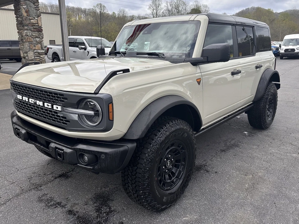 2026 Ford Bronco 6th Gen - Image 2 of 31