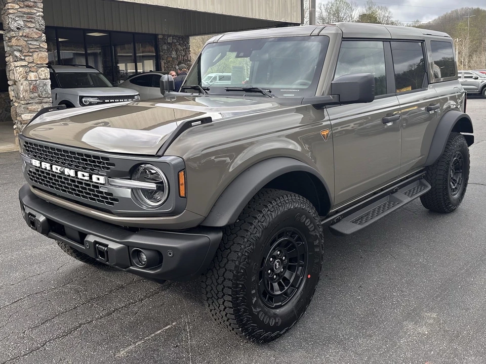 2026 Ford Bronco 6th Gen - Image 2 of 31
