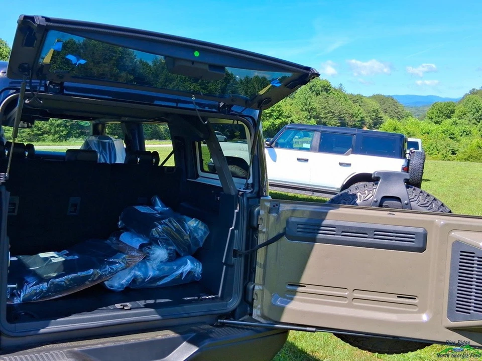 2026 Ford Bronco 6th Gen - Image 14 of 24