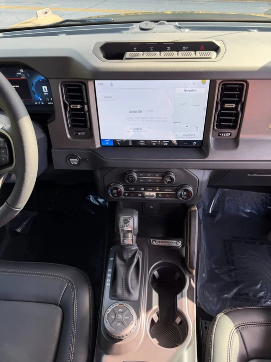 2026 Ford Bronco 6th Gen - Image 11 of 13