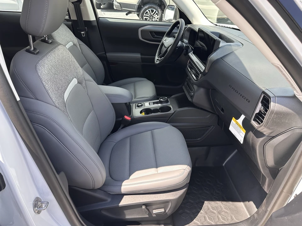 2026 Ford Bronco 6th Gen - Image 14 of 31