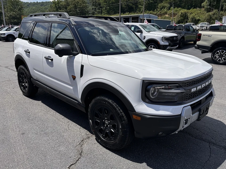 2026 Ford Bronco 6th Gen - Image 4 of 31