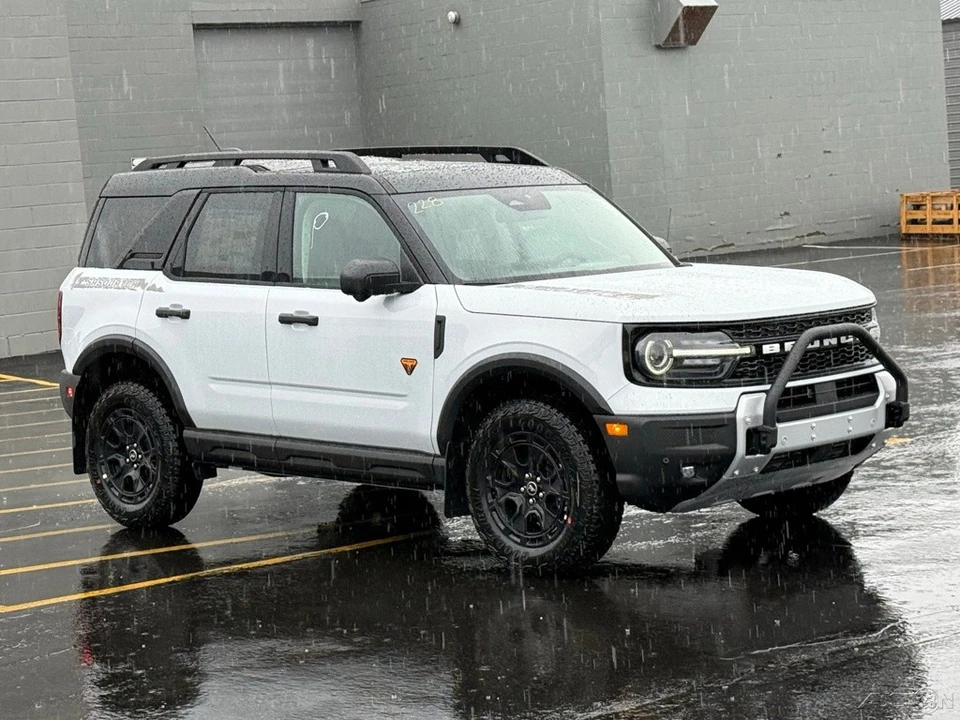 2026 Ford Bronco 6th Gen - Image 9 of 12