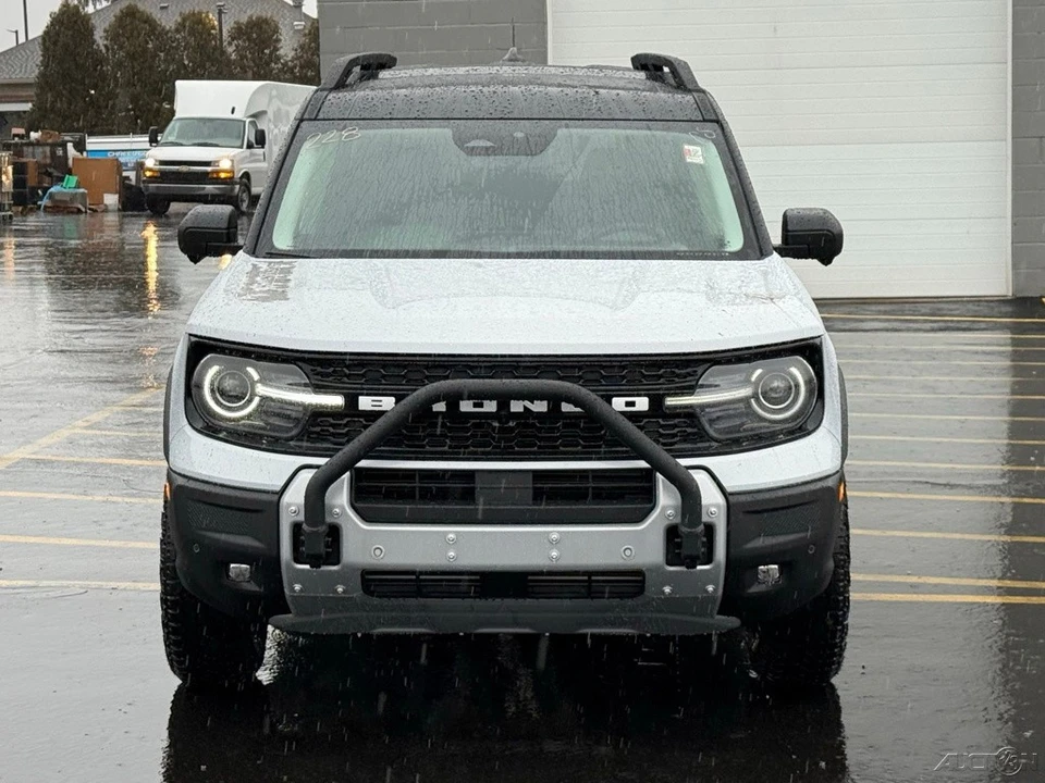 2026 Ford Bronco 6th Gen - Image 10 of 12
