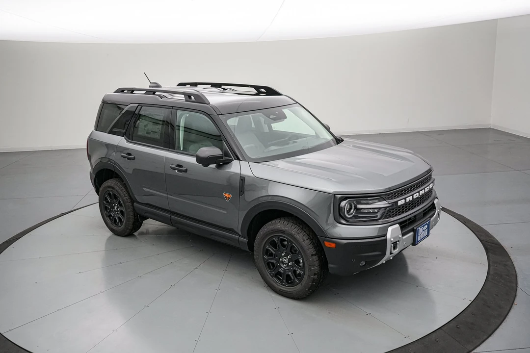 2026 Ford Bronco 6th Gen - Image 2 of 31