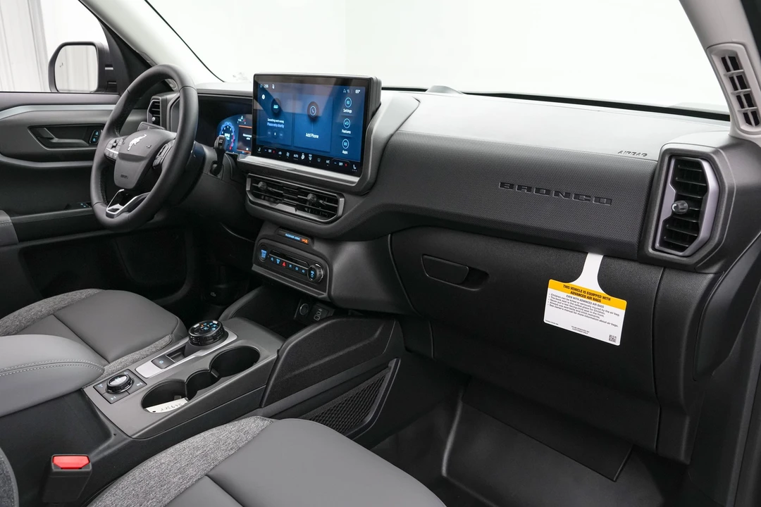 2026 Ford Bronco 6th Gen - Image 27 of 31