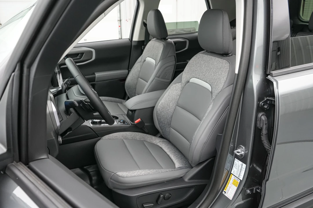 2026 Ford Bronco 6th Gen - Image 14 of 31