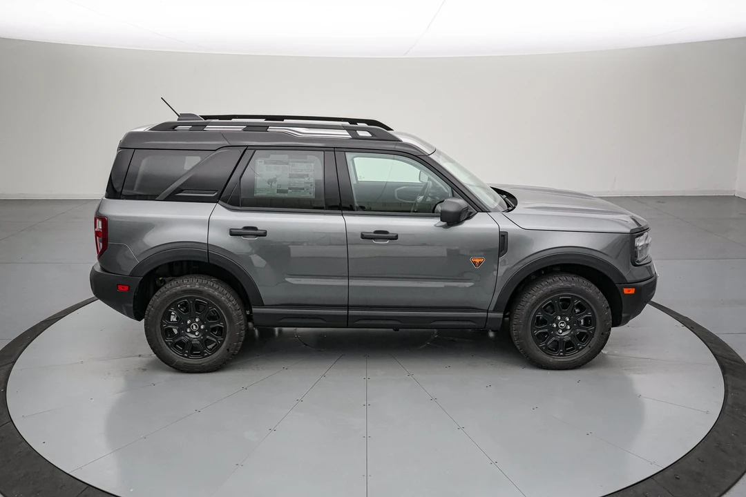 2026 Ford Bronco 6th Gen - Image 4 of 31