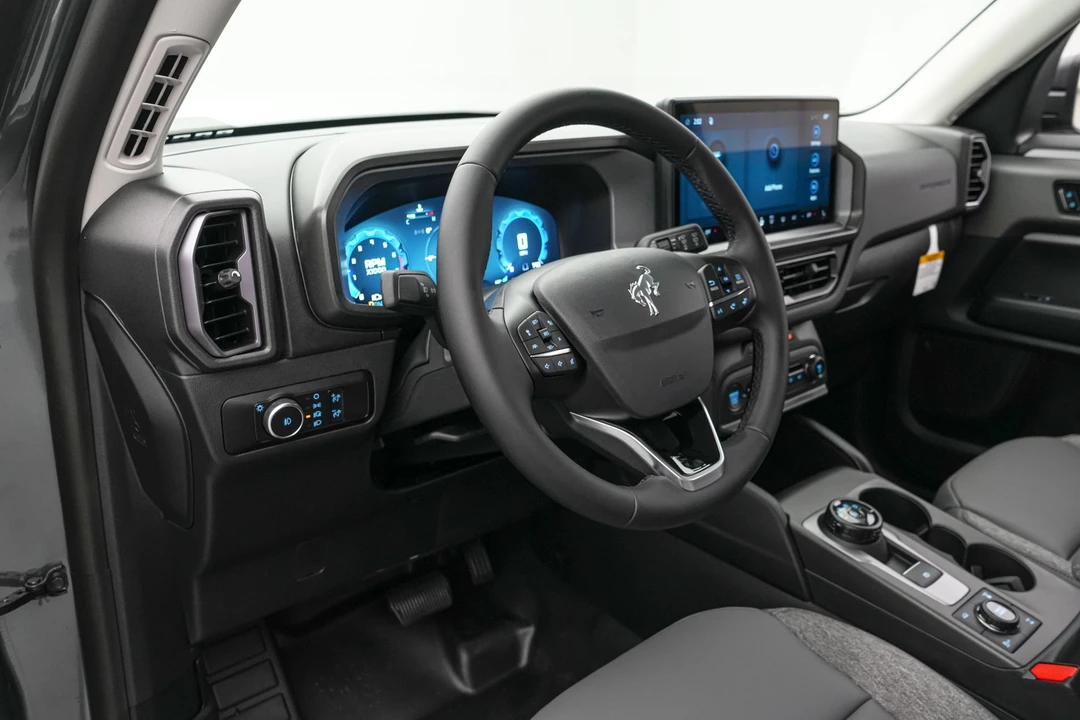 2026 Ford Bronco 6th Gen - Image 15 of 31