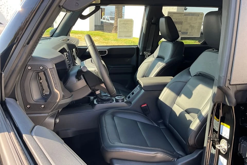 2026 Ford Bronco 6th Gen - Image 8 of 9