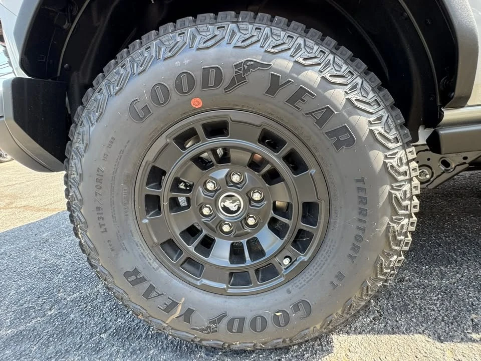 2026 Ford Bronco 6th Gen - Image 17 of 20