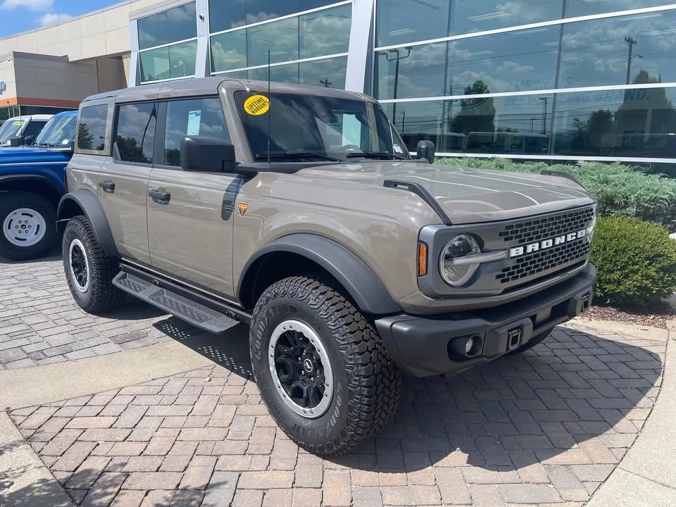 2026 Ford Bronco 6th Gen - Image 2 of 5