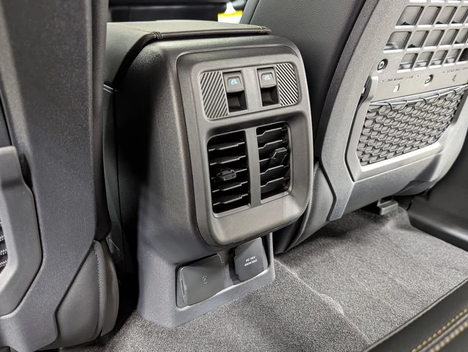 2026 Ford Bronco 6th Gen - Image 17 of 20