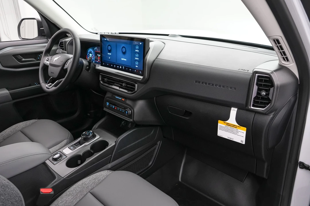 2026 Ford Bronco 6th Gen - Image 27 of 31