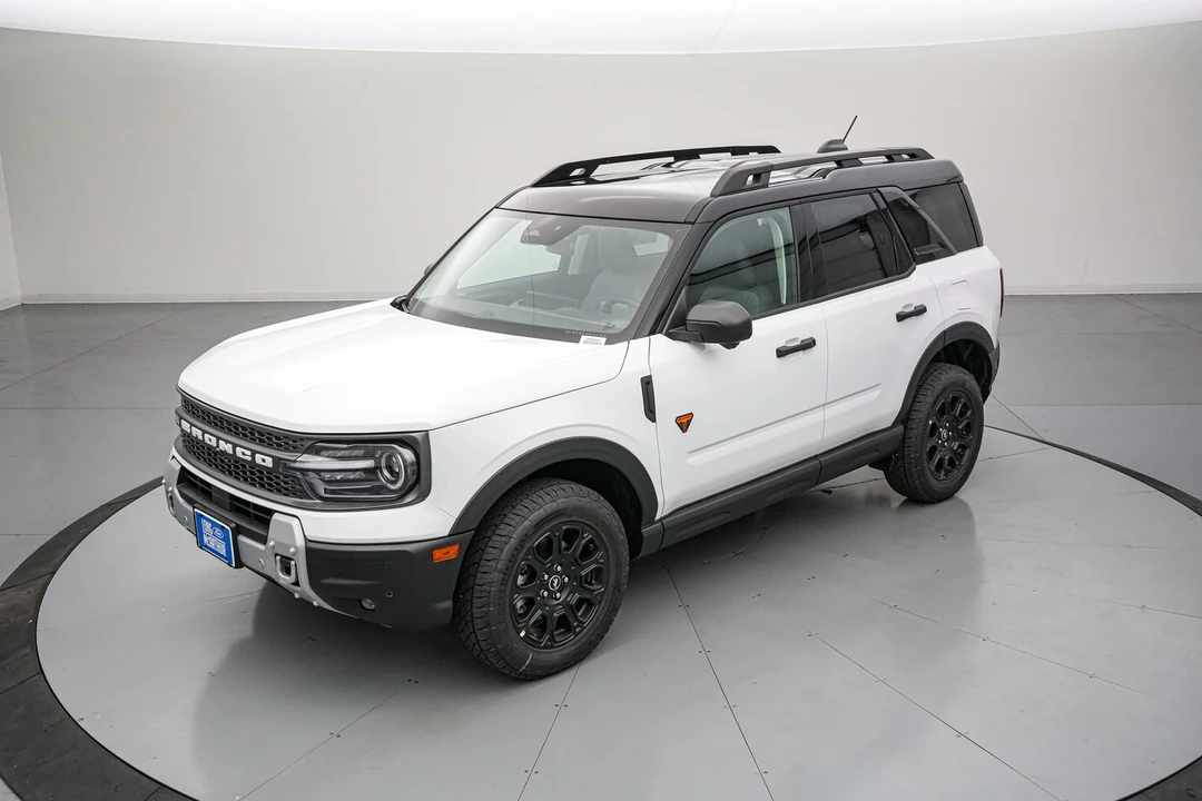 2026 Ford Bronco 6th Gen - Image 9 of 31