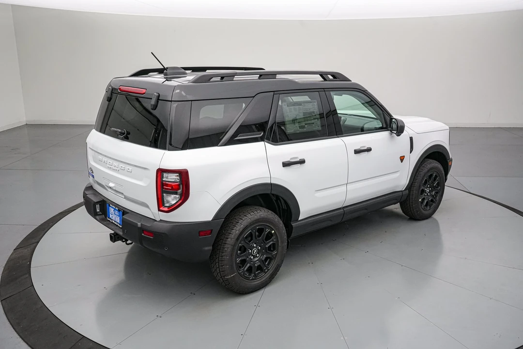 2026 Ford Bronco 6th Gen - Image 5 of 31
