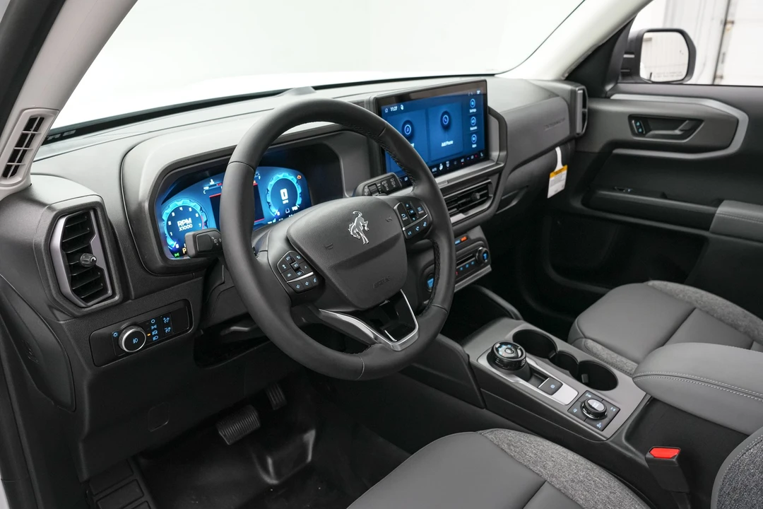 2026 Ford Bronco 6th Gen - Image 16 of 31