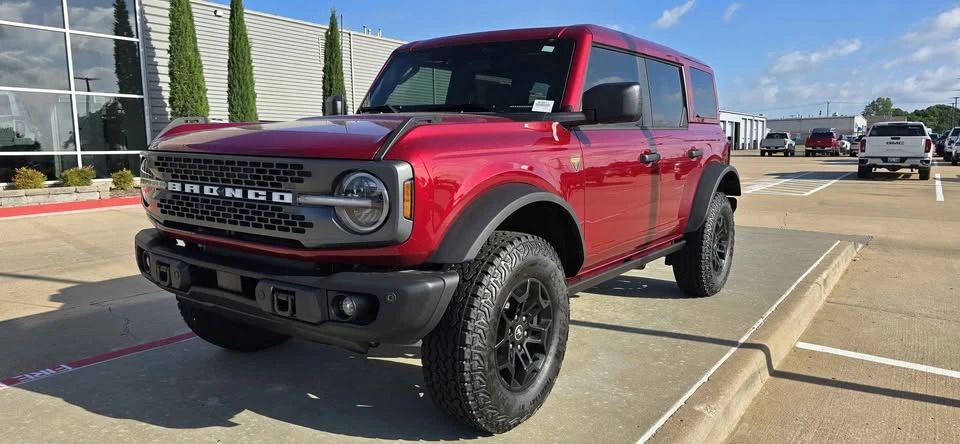 2026 Ford Bronco 6th Gen - Image 2 of 16