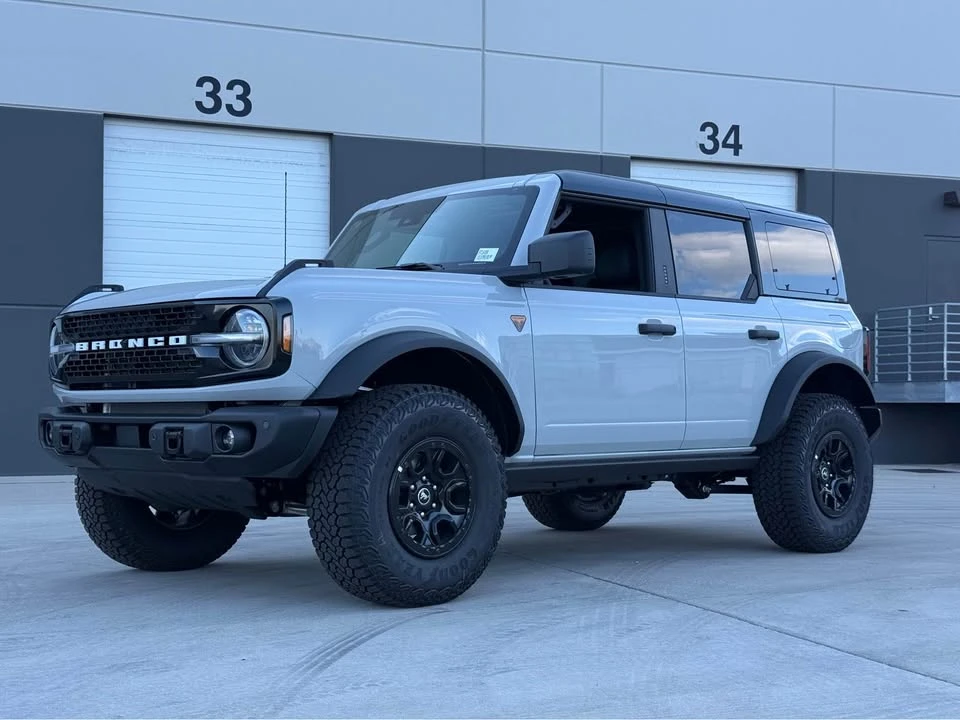 2026 Ford Bronco 6th Gen - Image 2 of 16