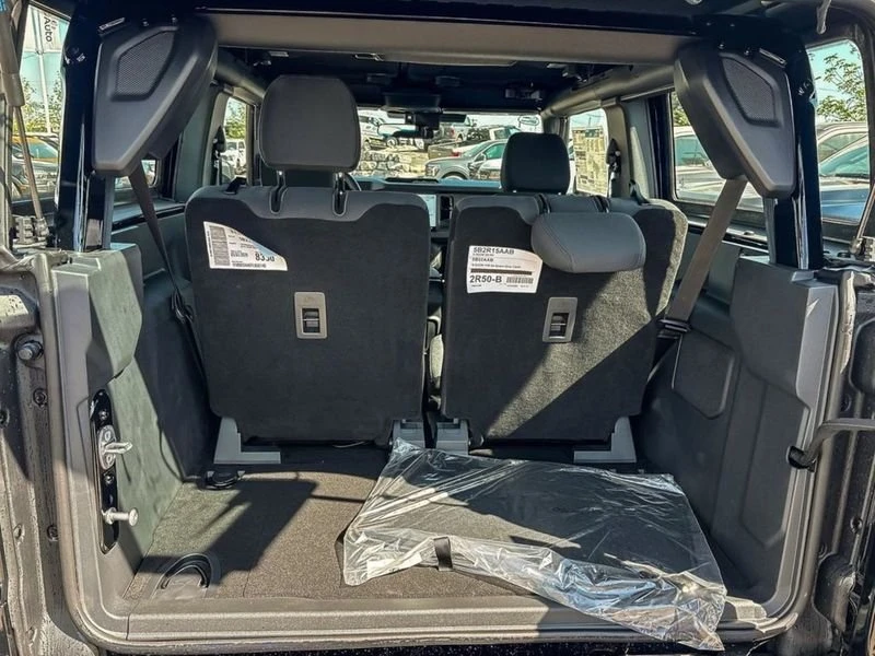 2026 Ford Bronco 6th Gen - Image 10 of 20