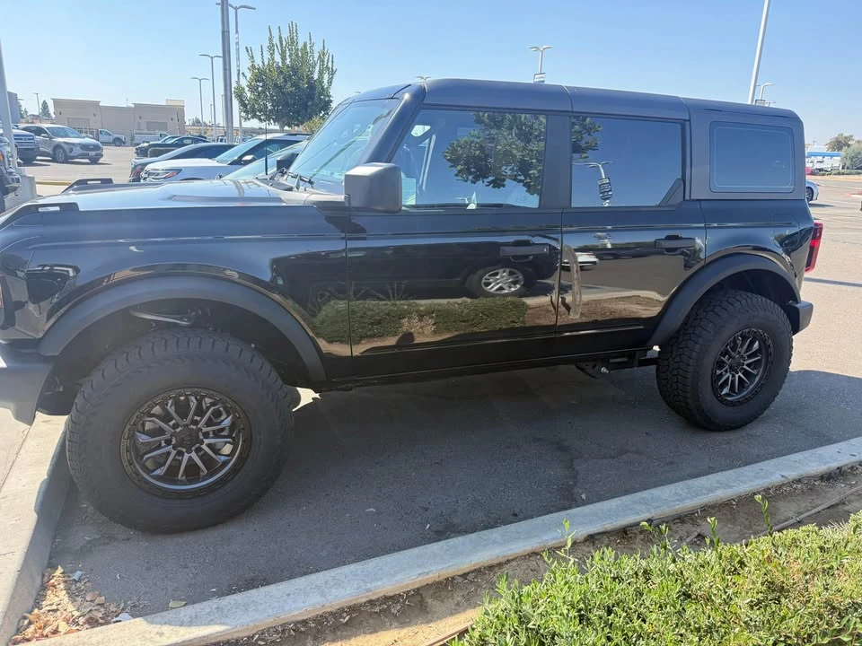 2026 Ford Bronco 6th Gen - Image 2 of 5