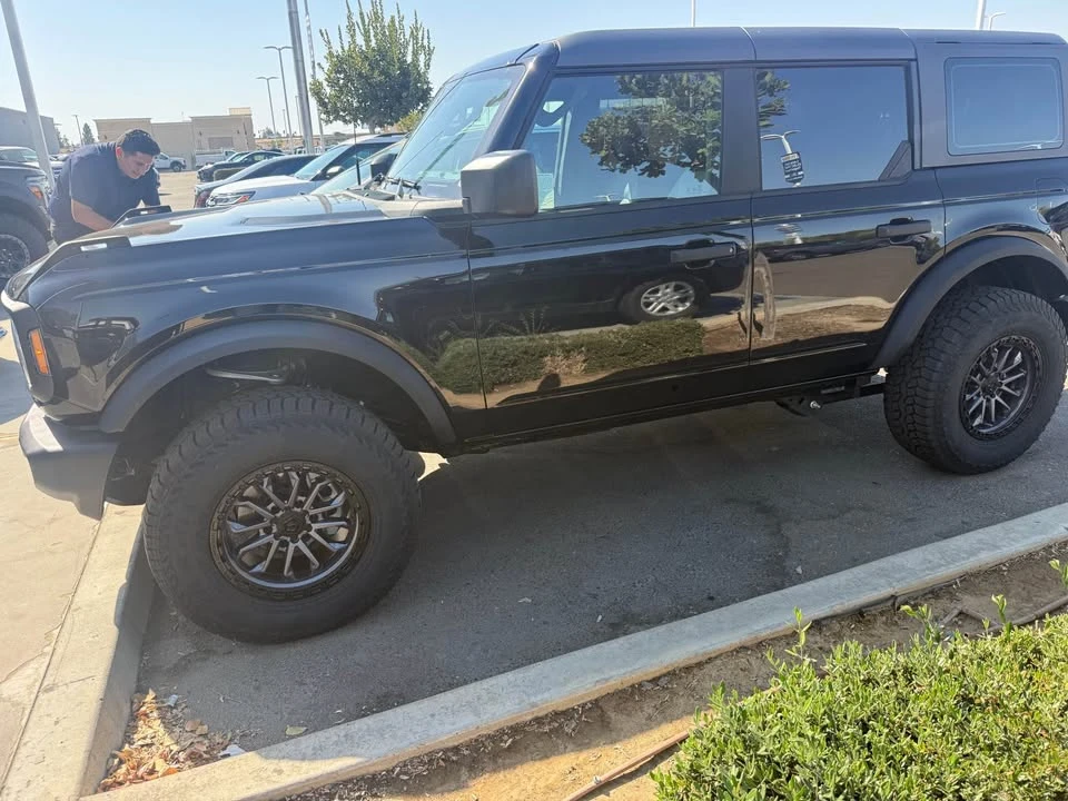 2026 Ford Bronco 6th Gen - Image 4 of 5
