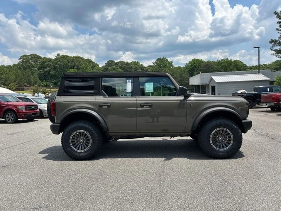 2026 Ford Bronco 6th Gen - Image 8 of 9