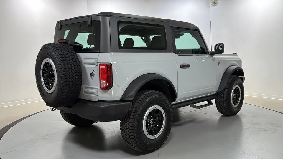 2026 Ford Bronco 6th Gen - Image 2 of 15