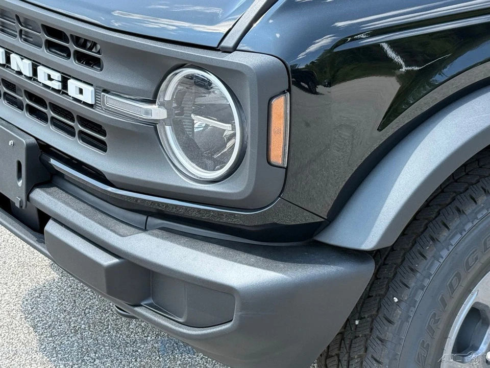 2026 Ford Bronco 6th Gen - Image 11 of 12