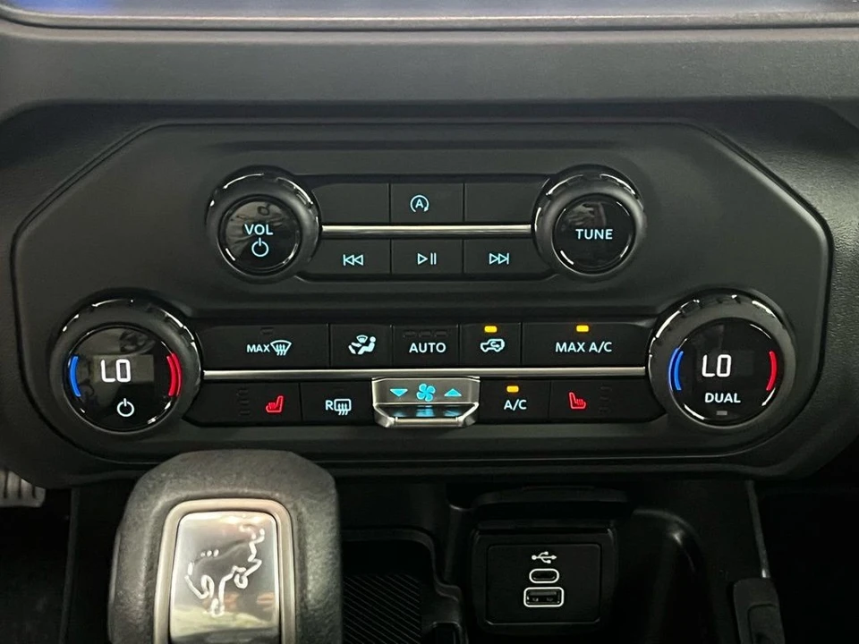 2026 Ford Bronco 6th Gen - Image 4 of 12