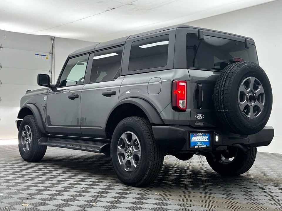 2026 Ford Bronco 6th Gen - Image 8 of 12