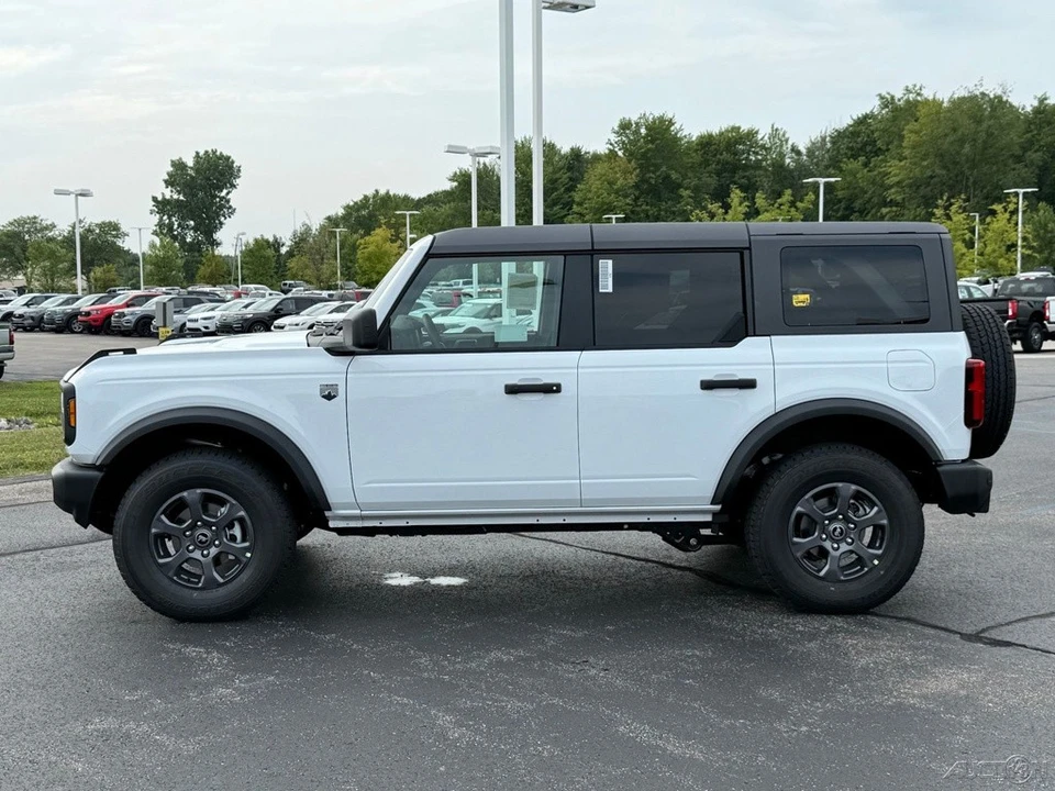 2026 Ford Bronco 6th Gen - Image 2 of 12